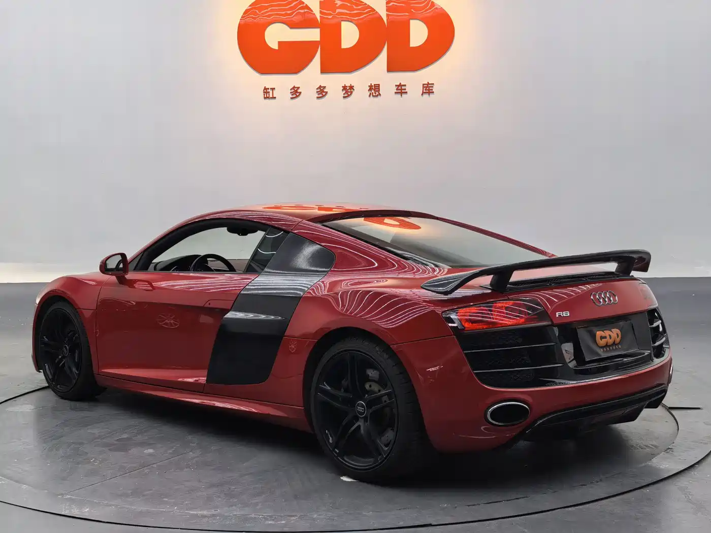 Audi R8 2010 5.2 FSI quattro фото 9