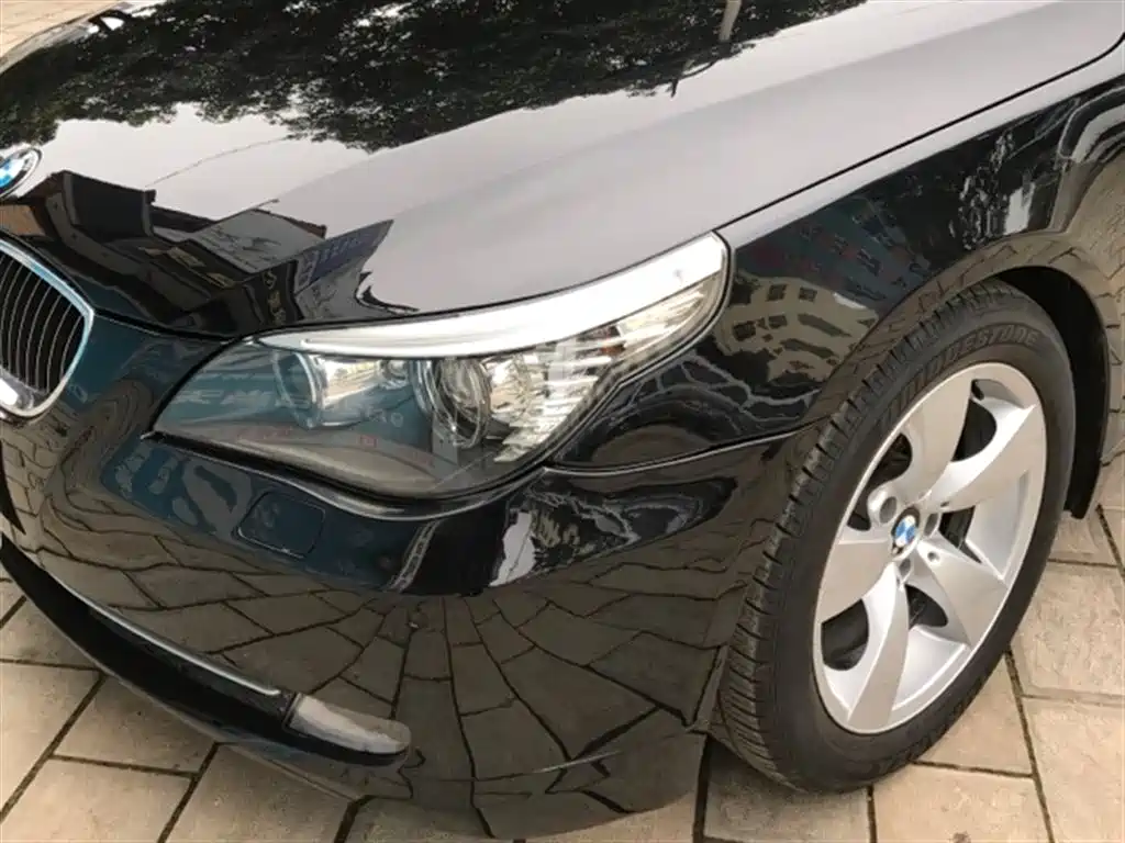 Photo 5 - BMW 5 Series