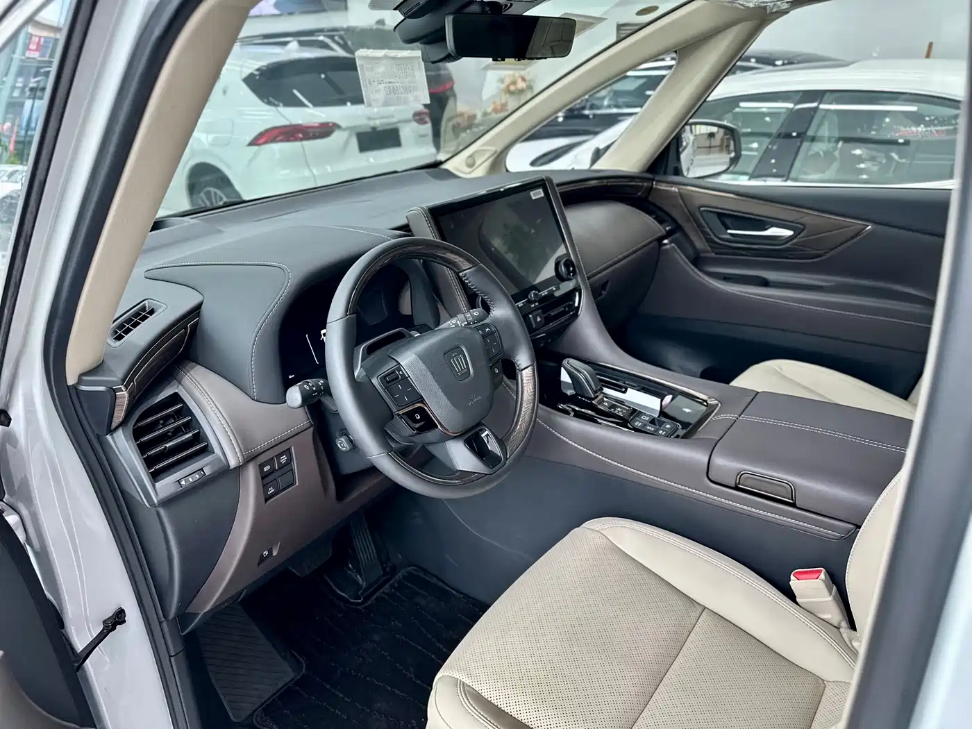 Toyota Vellfire 2024 Crown Hybrid 2.5L Premium Edition фото 10