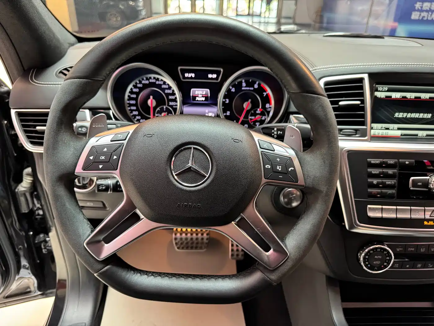 Mercedes-Benz GL-Class AMG 2014 AMG GL 63 фото 16