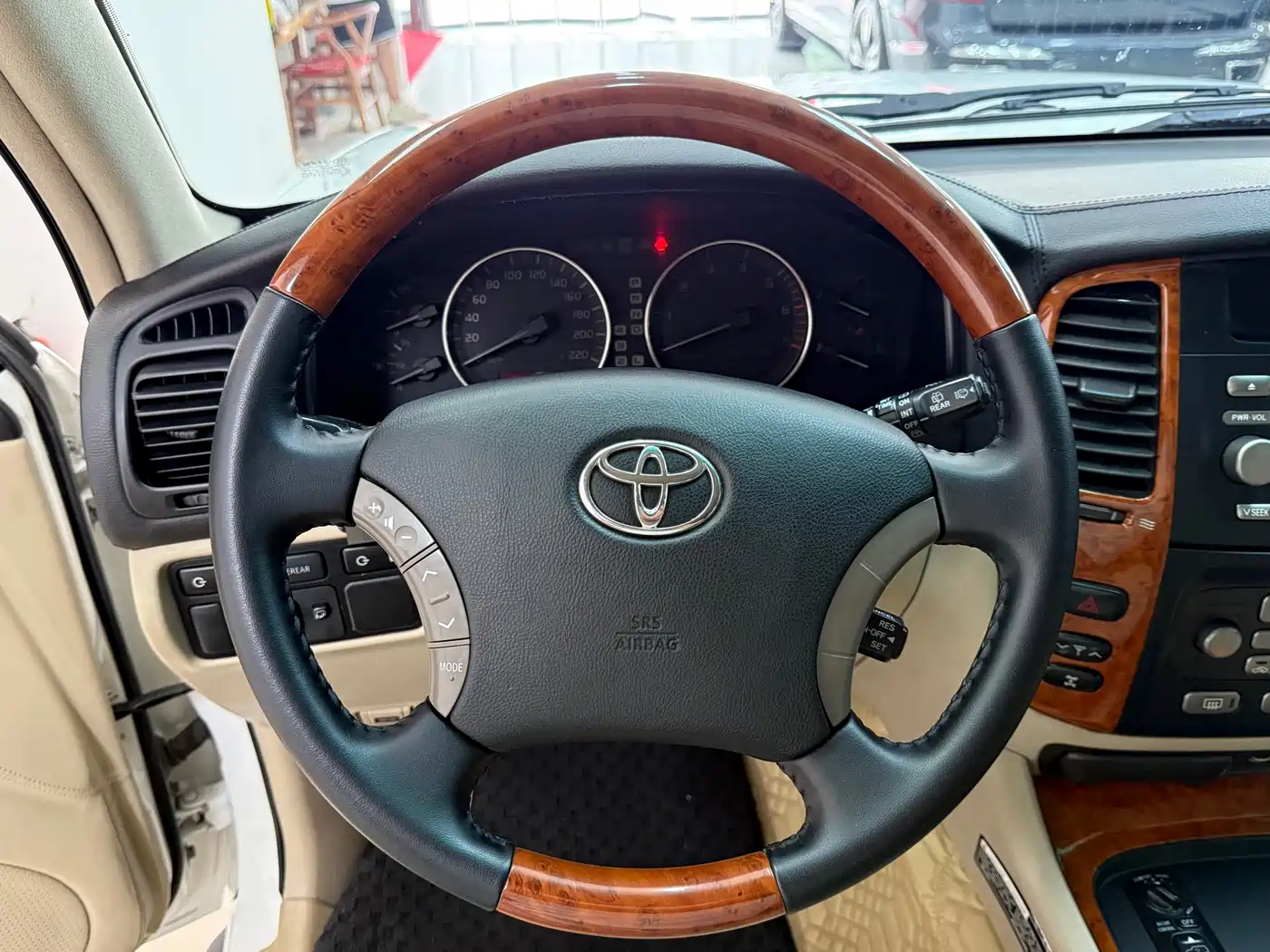 Toyota Land Cruiser 2005 4.7L Automatic VX-R фото 5