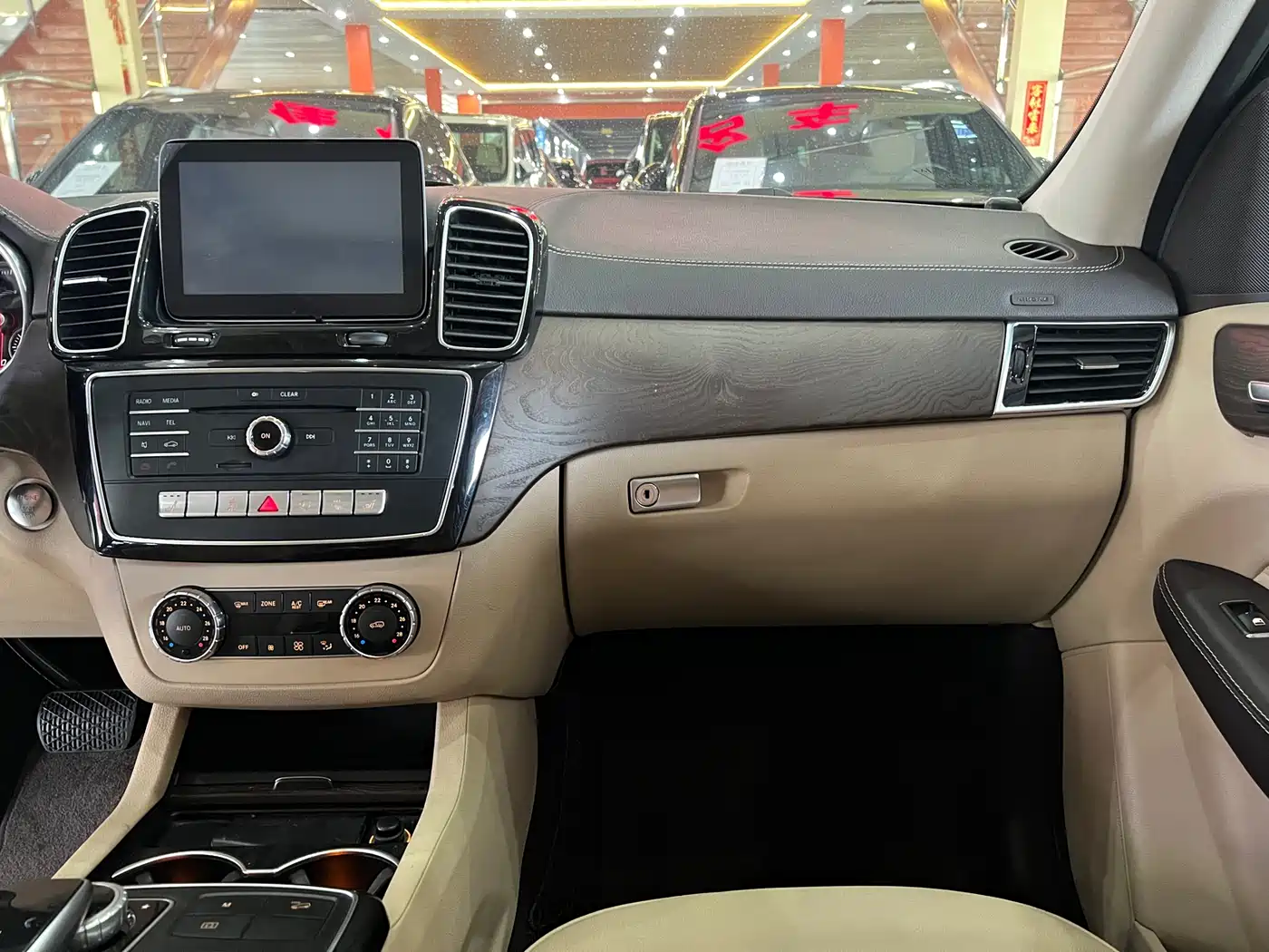 Mercedes-Benz GLE 2016 GLE 320 4MATIC Luxury фото 10