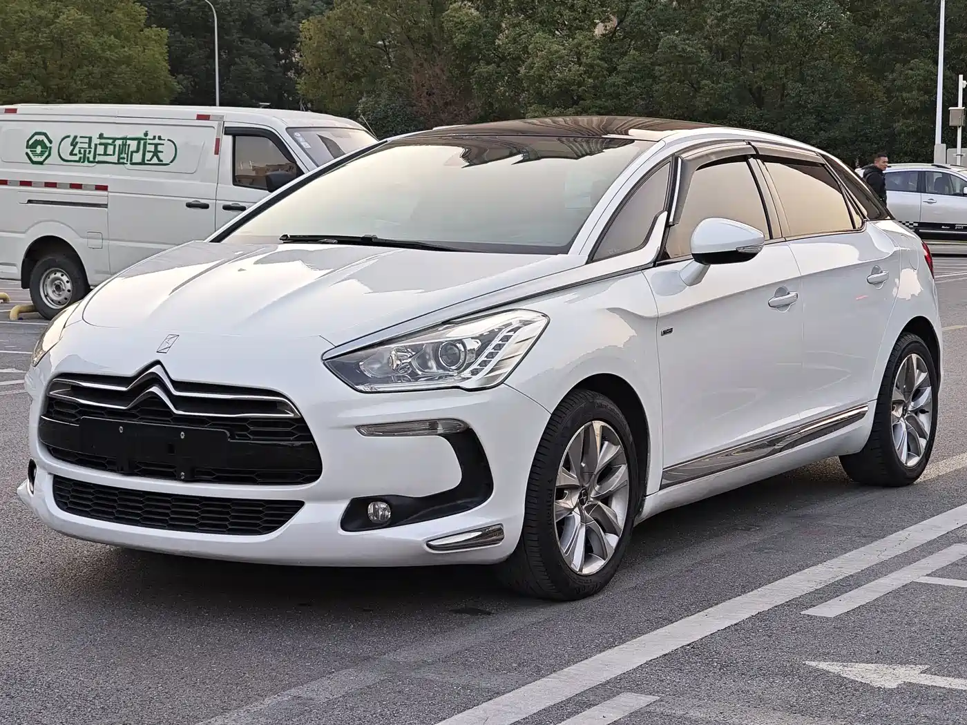 DS 5 2014 1.6T Luxury THP160