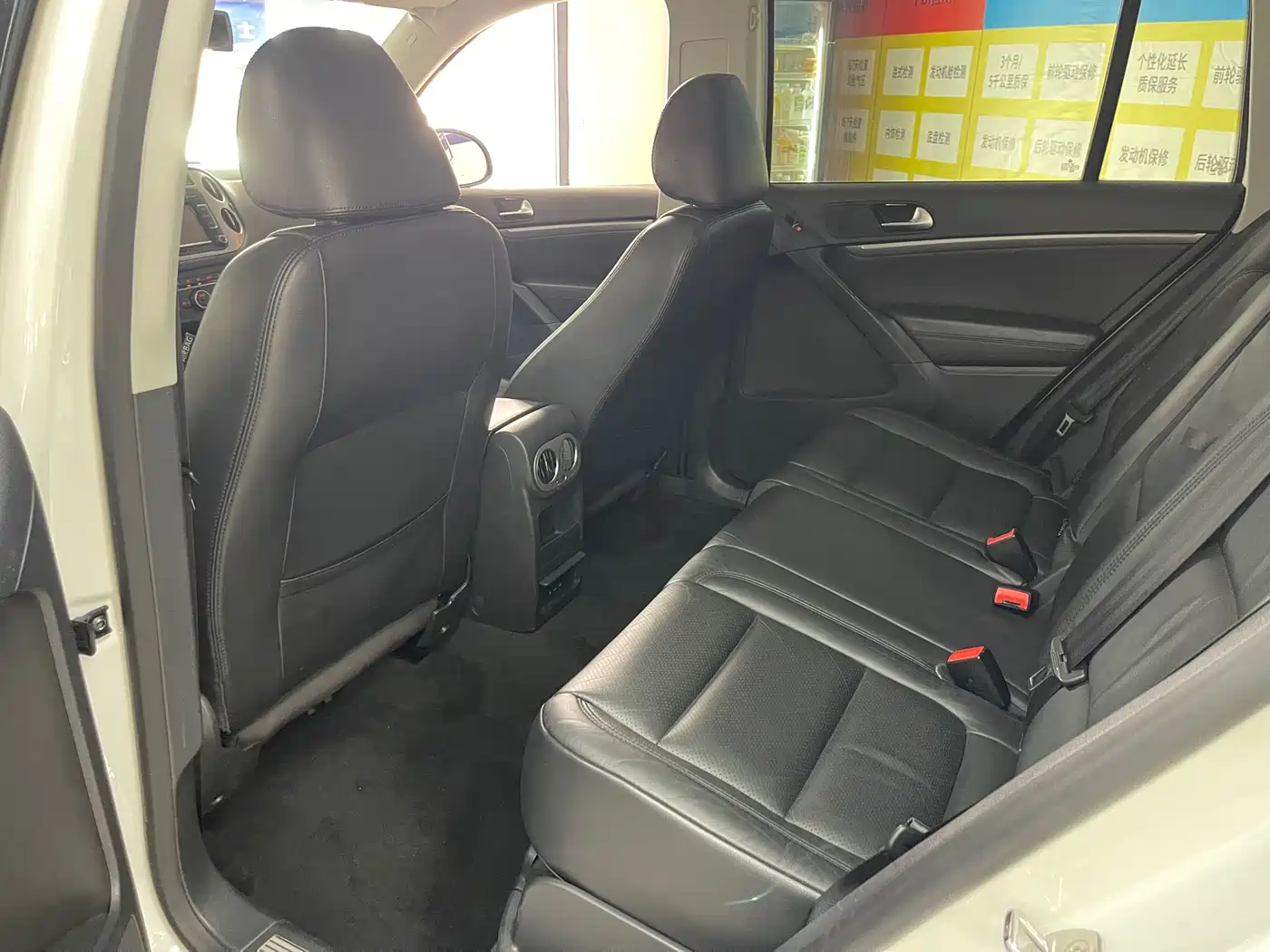 Volkswagen Tiguan 2015 2.0TSI Automatic 4WD Luxury фото 5