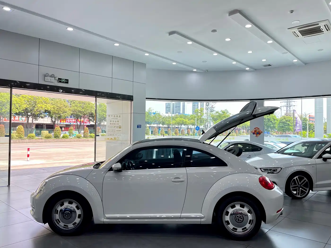 Volkswagen Beetle 2015 180TSI фото 16