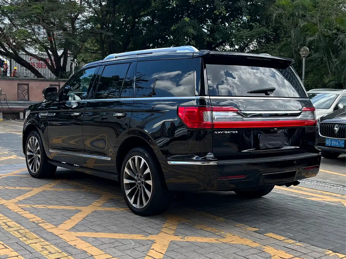 Lincoln Navigator 2019 3.5T Ultimate China VI фото 25