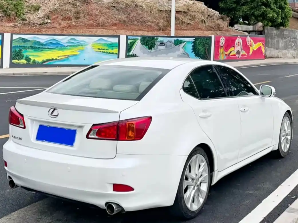 Lexus IS 2009 300 Dynamic Edition фото 6