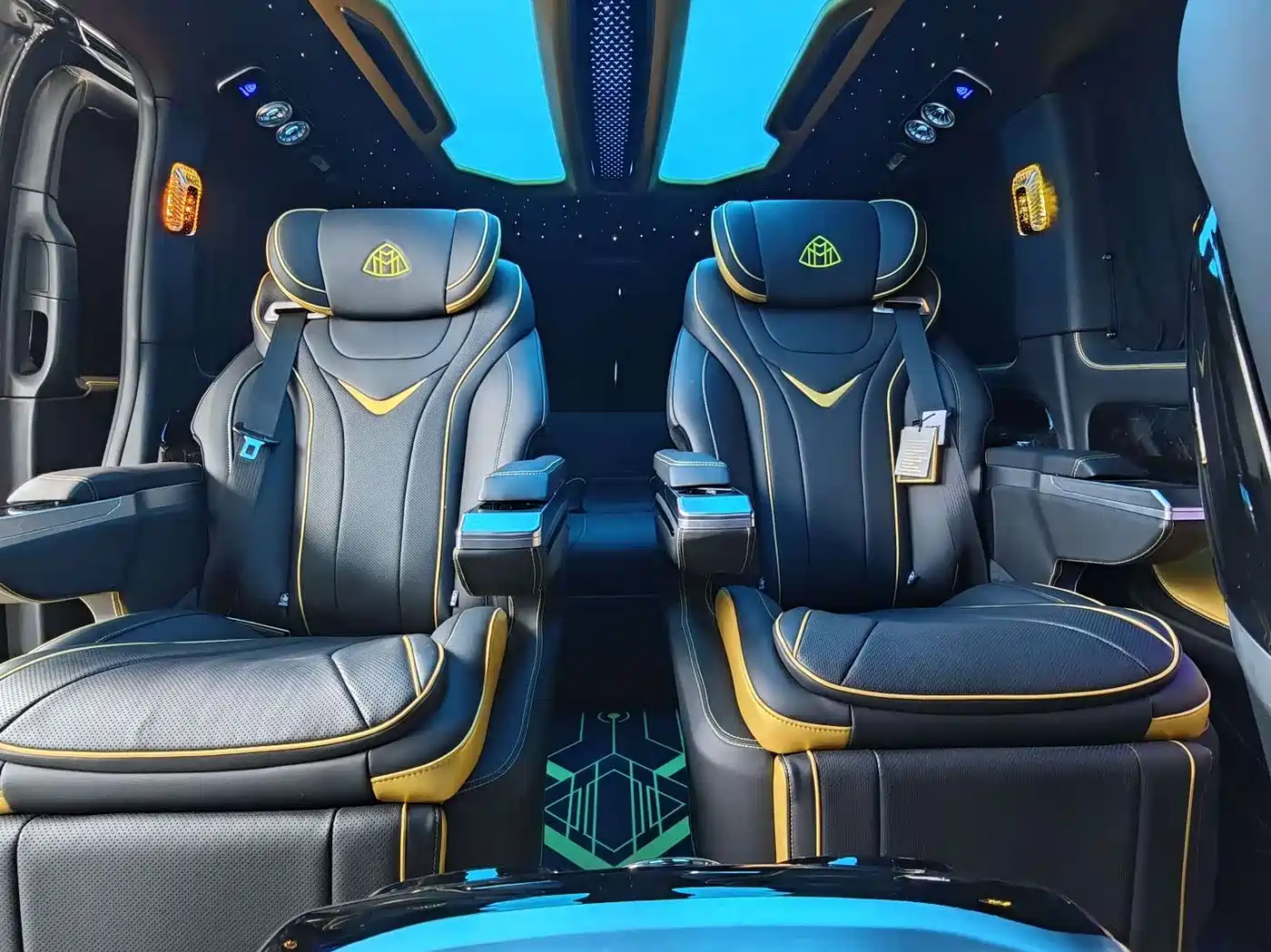 Mercedes-Benz Vito 2024 2.0T Elite Edition 7-Seater фото 13
