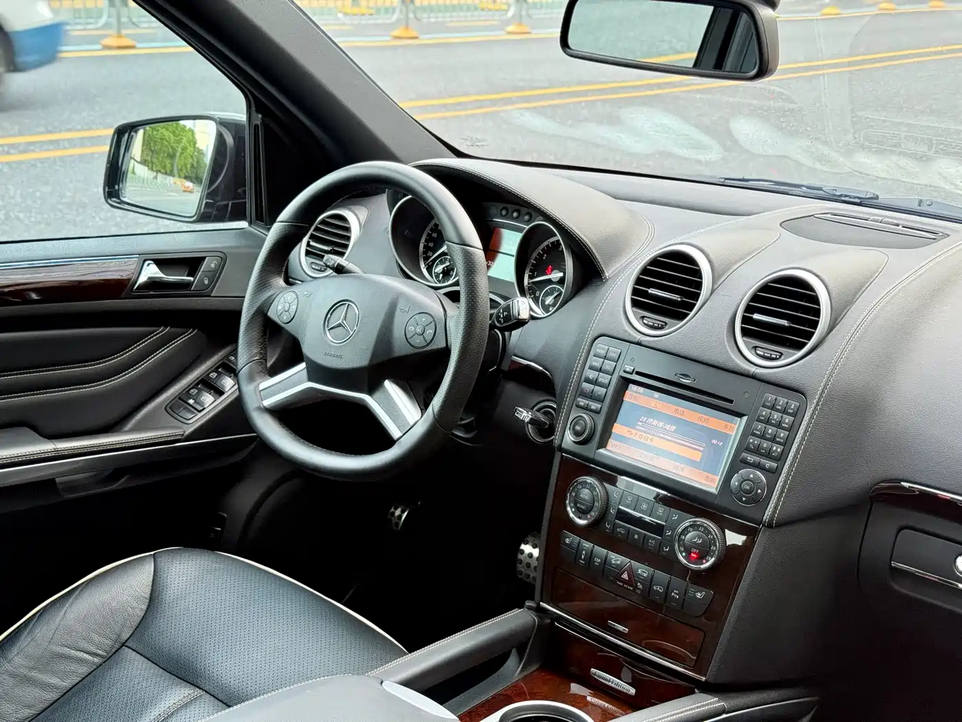Mercedes-Benz M-Class 2010 ML 350 4MATIC Luxury фото 12