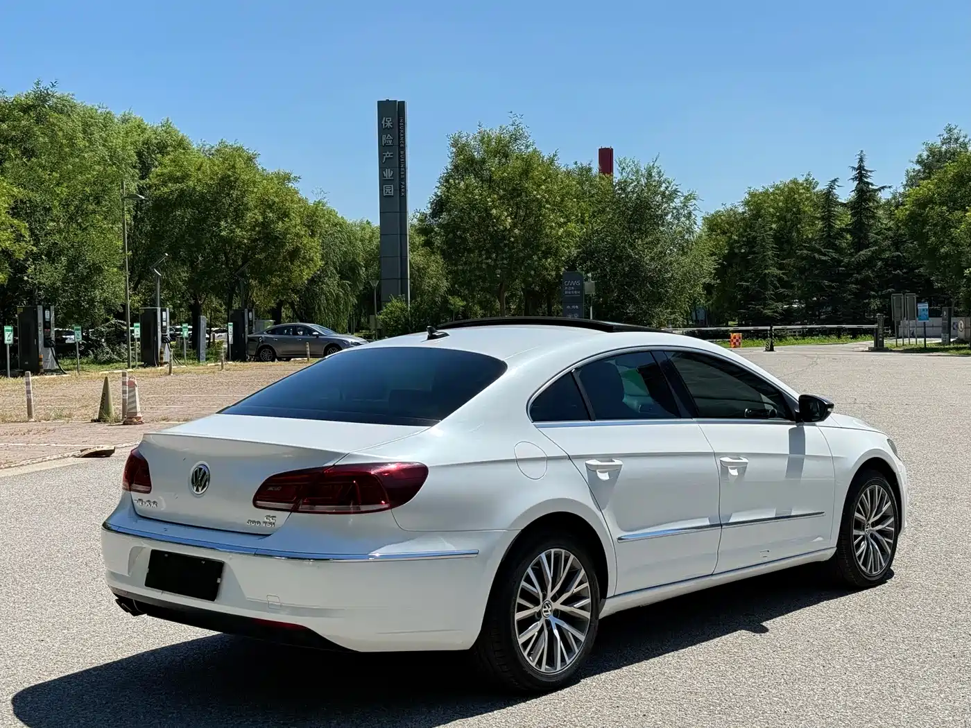 Volkswagen FAW-Volkswagen CC 2016 Model 1.8TSI Luxury фото 8