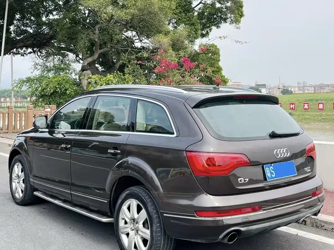 Audi Q7 2011 3.0 TFSI Technology (200kW) фото 6