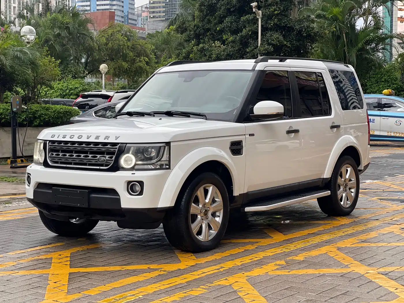 Land Rover Discovery 2014 3.0 SC V6 SE