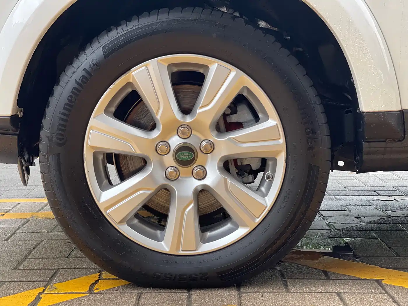 Land Rover Discovery 2014 3.0 SC V6 SE фото 16