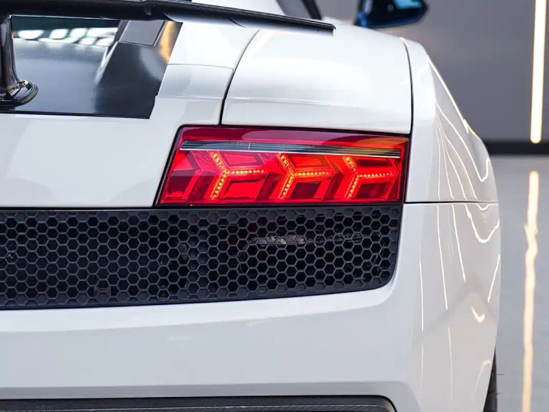 Lamborghini Gallardo 2011 LP 570-4 Superleggera фото 7