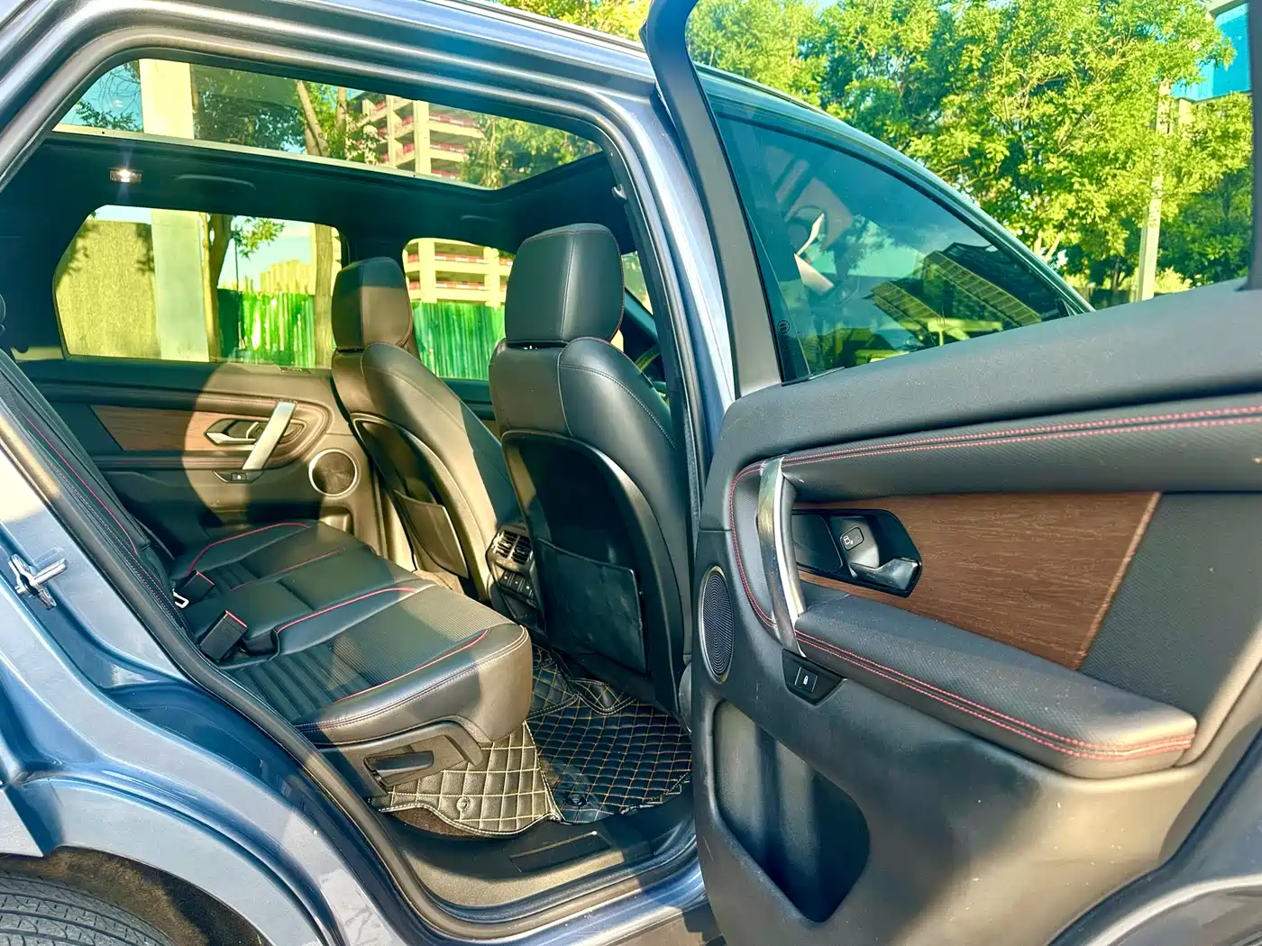 Land Rover Discovery Sport 2021 249PS R-Dynamic SE Performance Technology Edition 7-seater фото 8