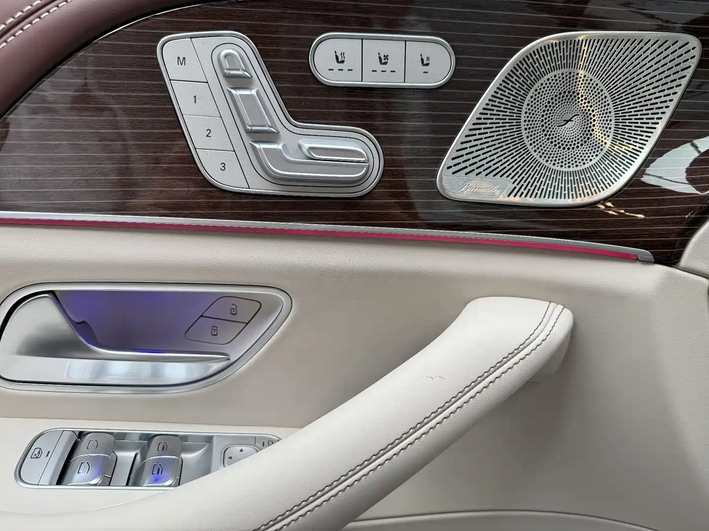 Mercedes-Benz Maybach GLS 2022 GLS 600 4MATIC Ceremony Edition фото 12
