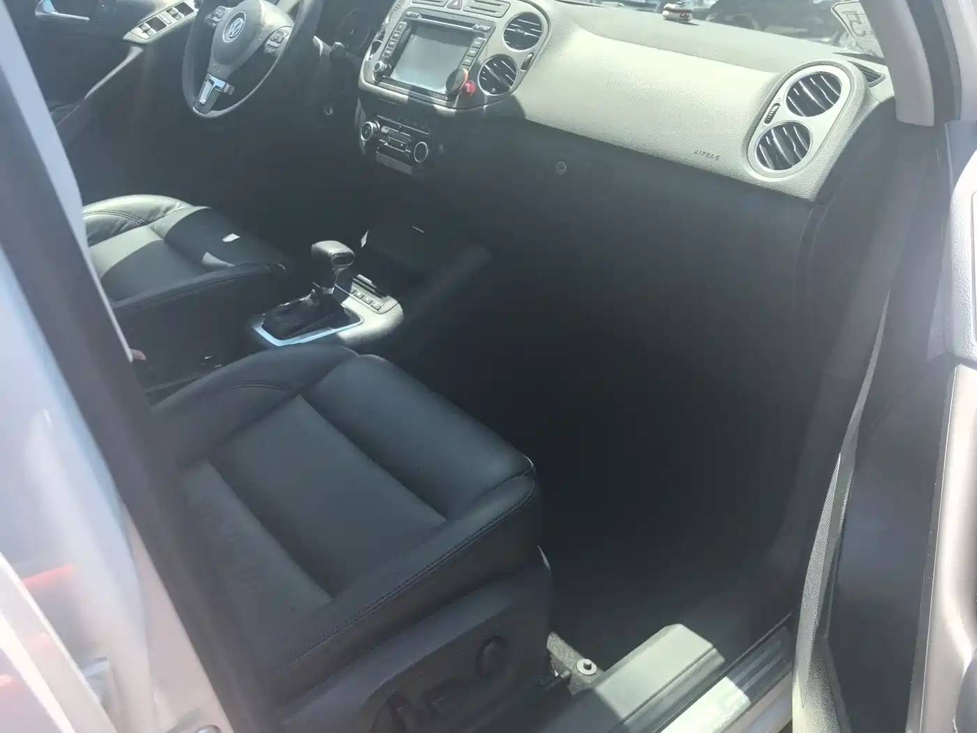 Volkswagen Tiguan 2010 1.8TSI Automatic 2WD Urban фото 13