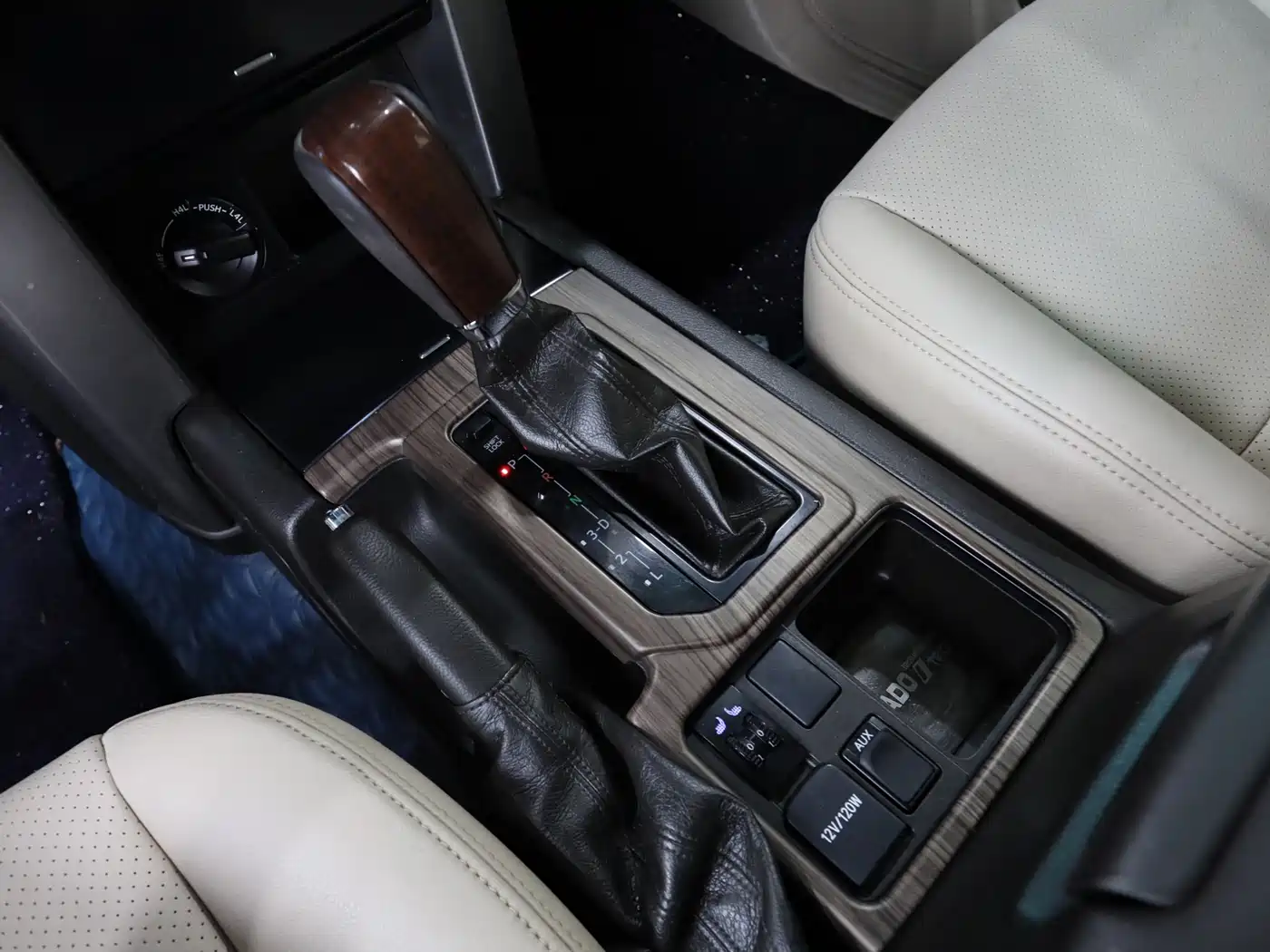 Toyota Prado (Import) 2010 2.7L Auto Luxury фото 8
