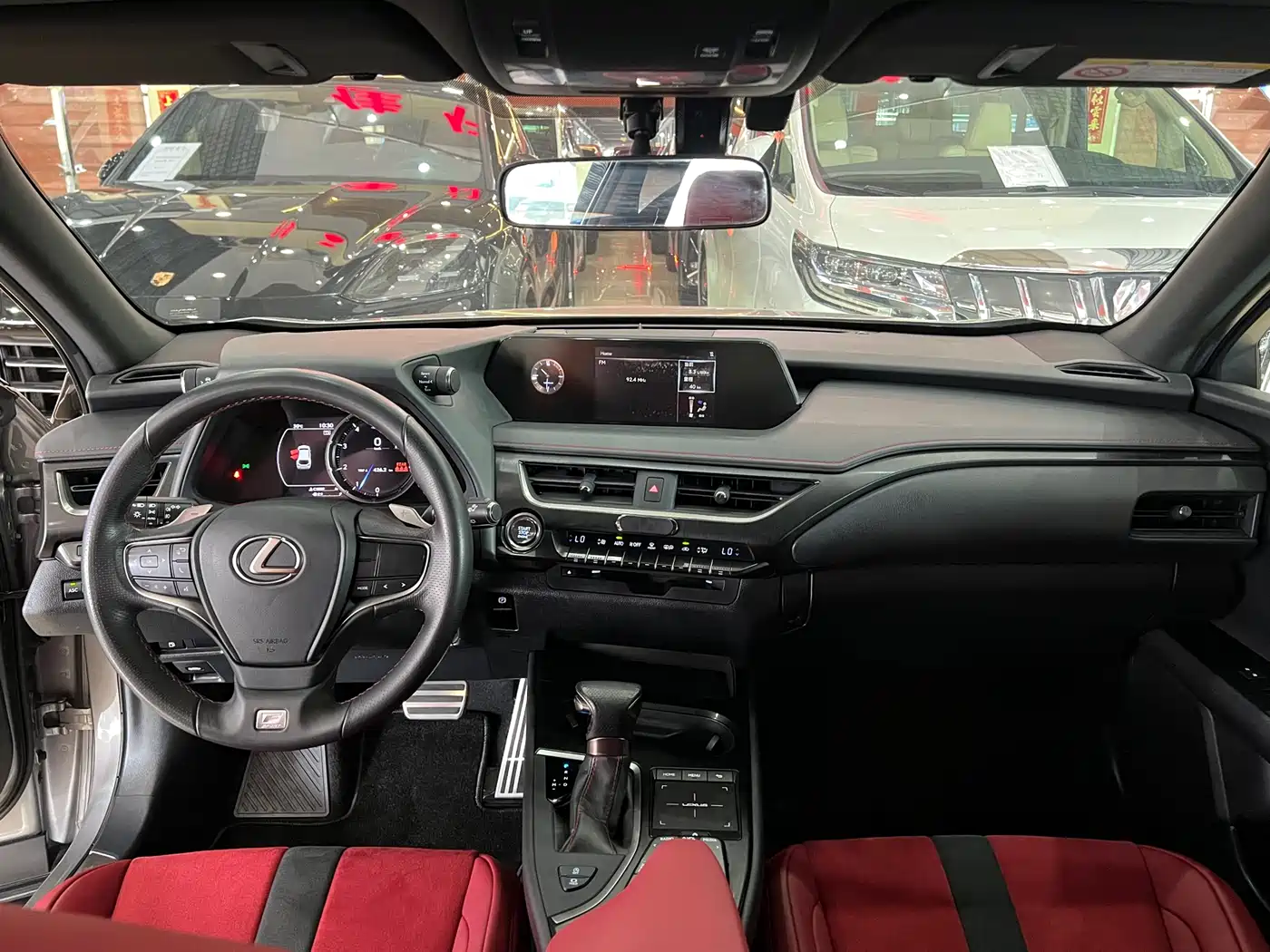 Lexus UX 2019 200 F SPORT Edition фото 11