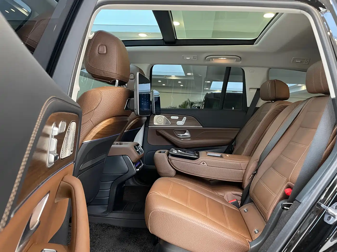 Mercedes-Benz GLS 2024 Model GLS 450 4MATIC Luxury фото 11