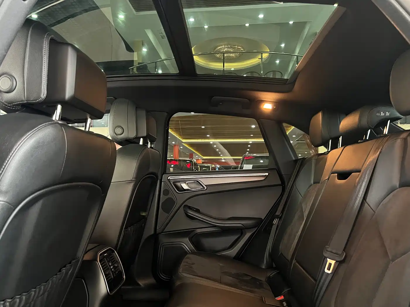 Porsche Macan 2018 Macan 2.0T фото 15