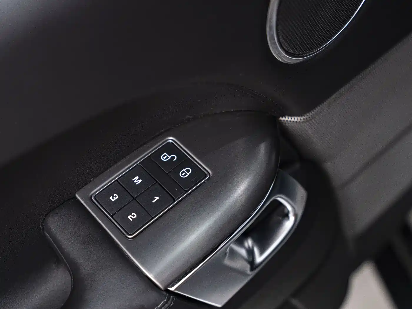 Land Rover Range Rover Sport 2020 3.0 L6 SE фото 11
