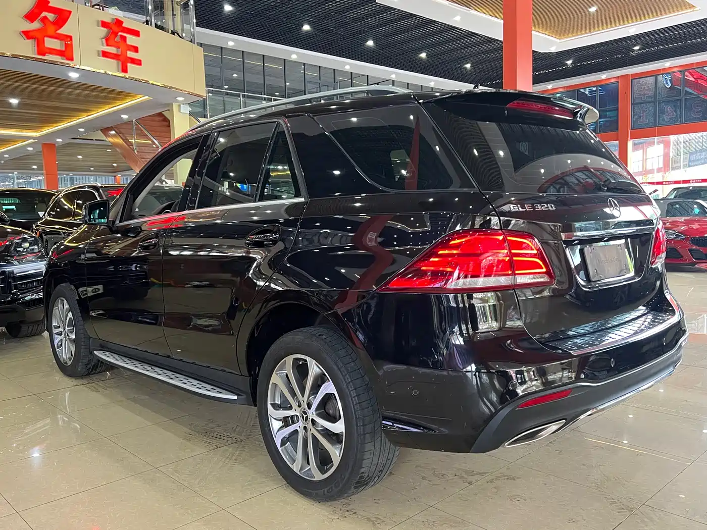 Mercedes-Benz GLE 2016 GLE 320 4MATIC Luxury фото 6