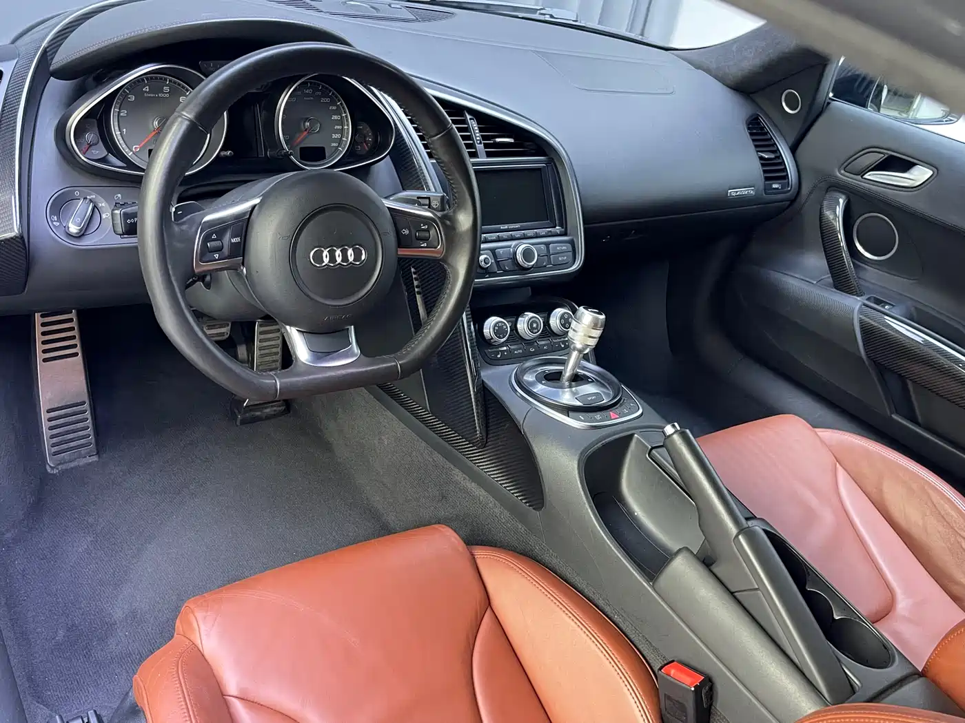 Audi R8 2007 4.2 FSI quattro фото 18