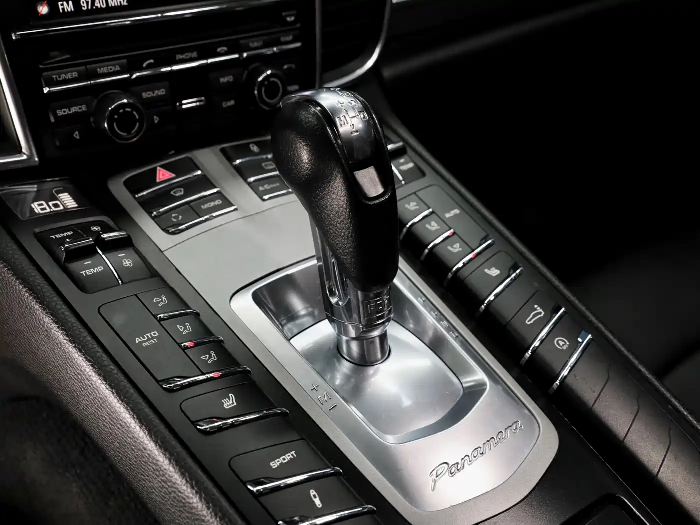 Porsche Panamera 2010 Panamera 4 3.6L фото 14