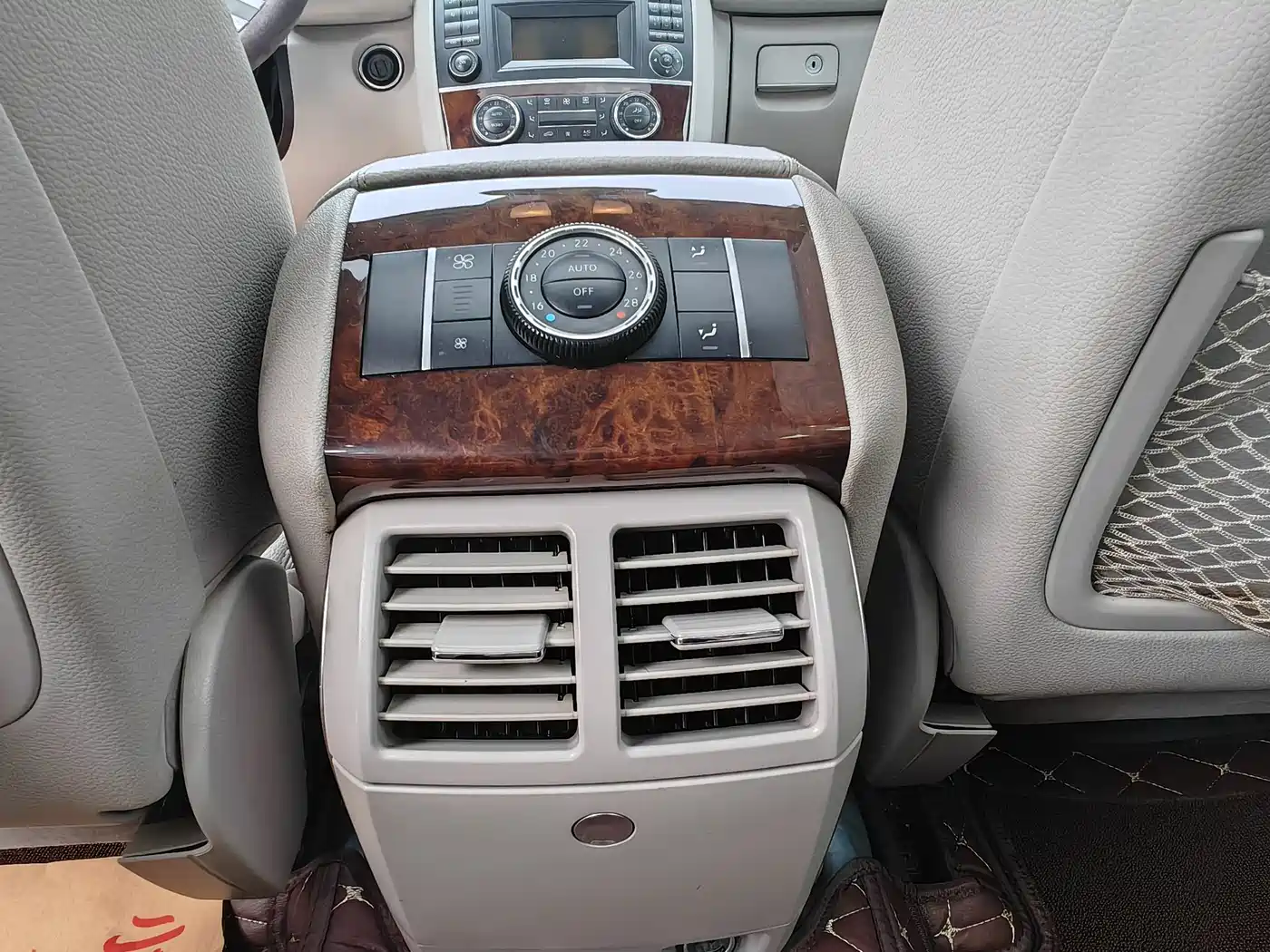 Mercedes-Benz R-Class 2011 R 300 L Luxury фото 14