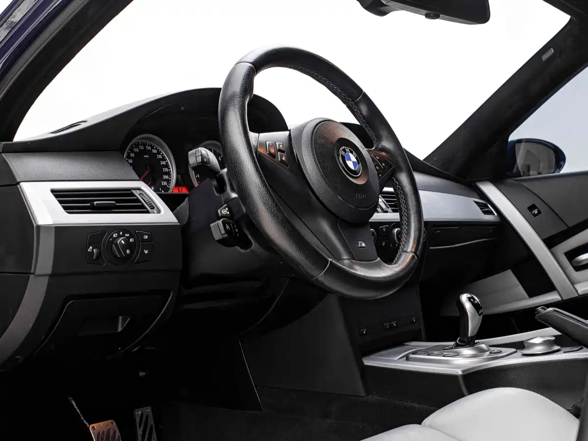 BMW M5 2005 Model M5 фото 10