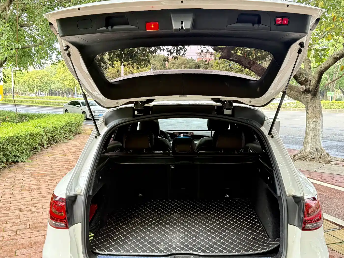 Mercedes-Benz GLC 2020 Facelift GLC 300 L 4MATIC Dynamic фото 8