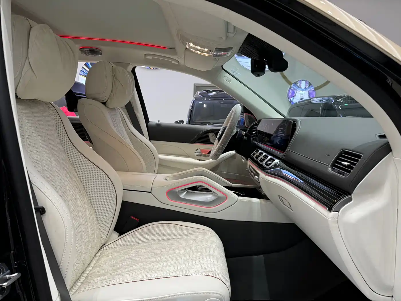 Mercedes-Benz GLS 2024 Model GLS 450 4MATIC Luxury фото 9