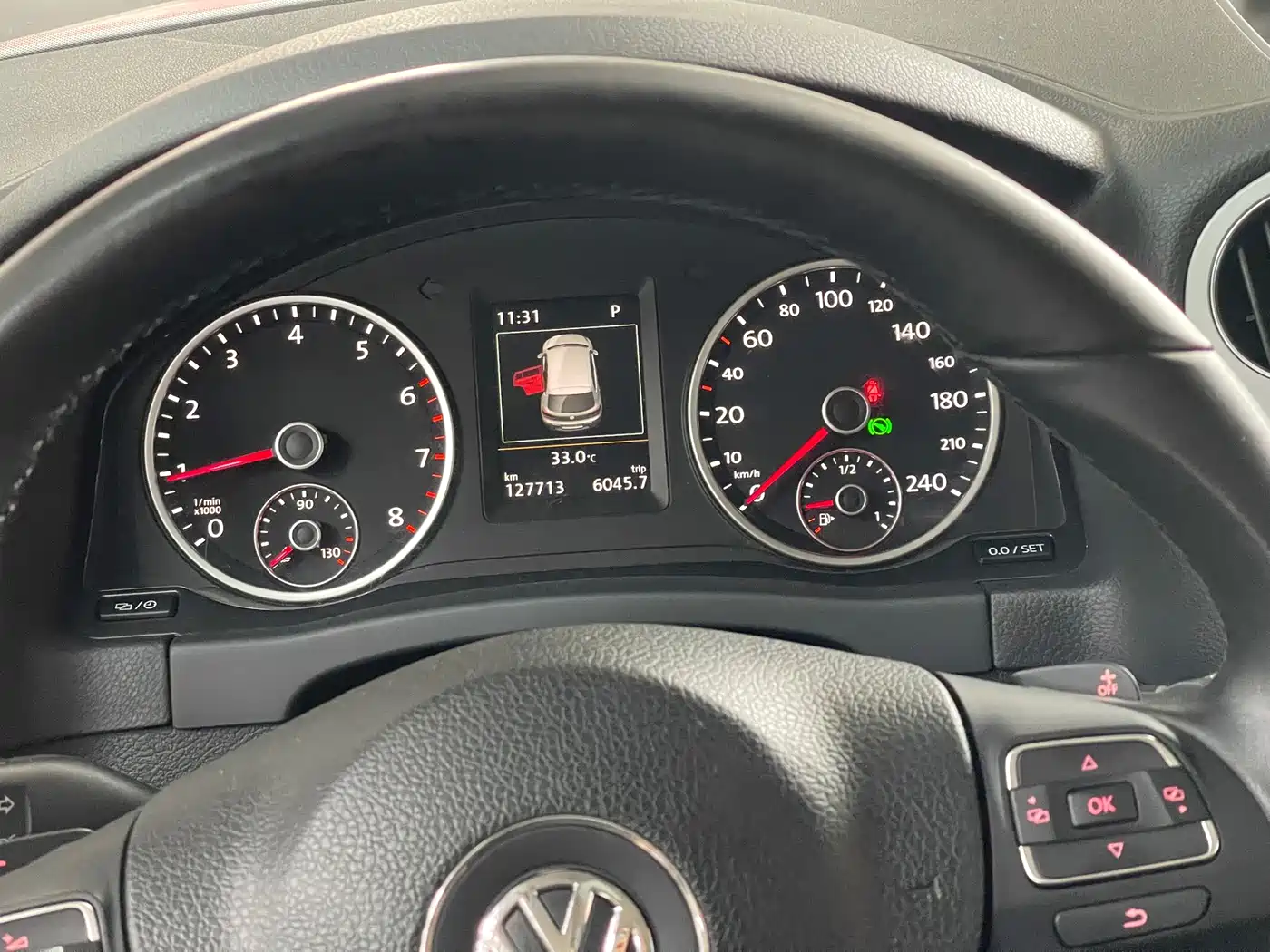 Volkswagen Tiguan 2015 2.0TSI Automatic 4WD Luxury фото 9