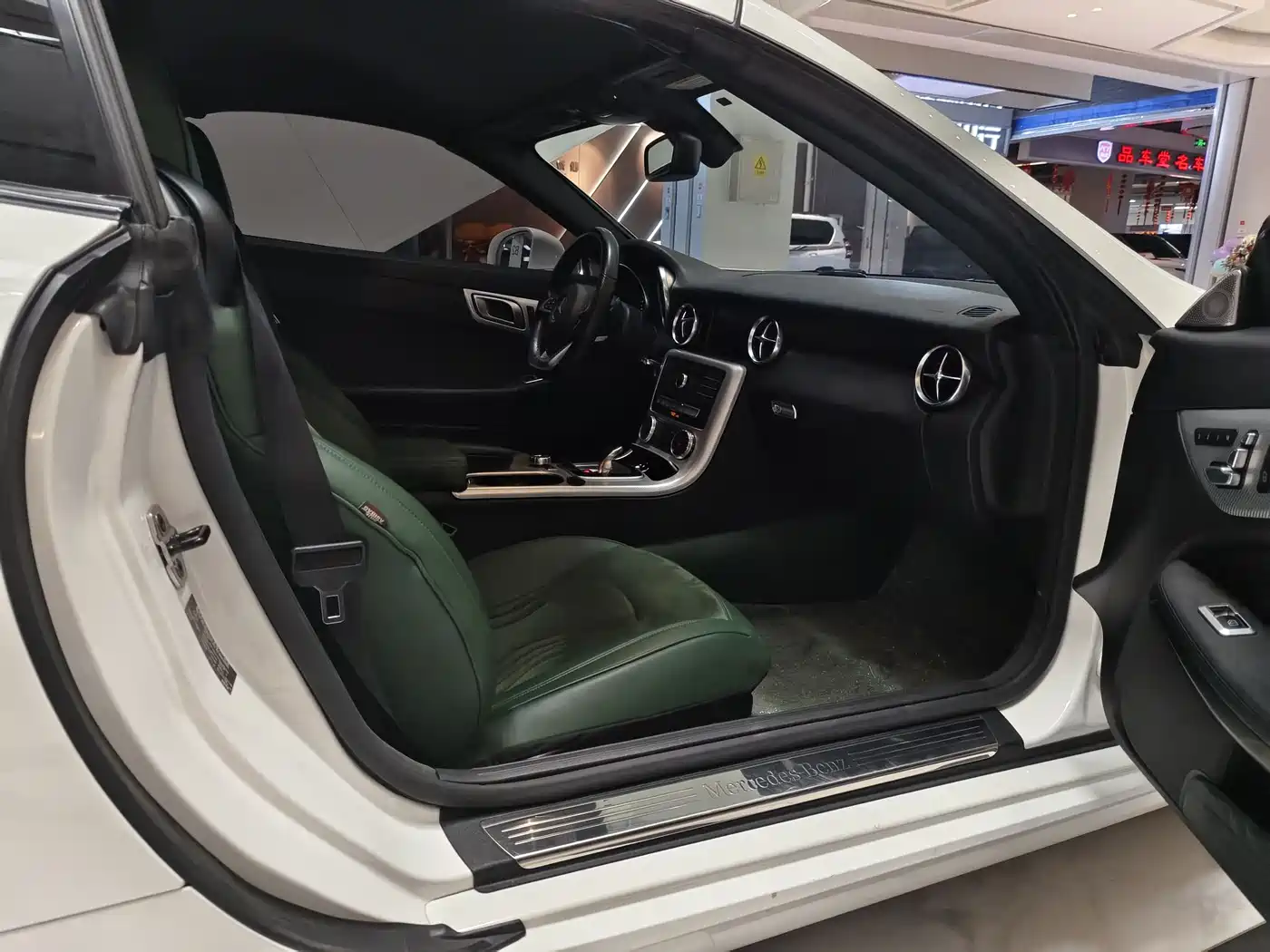 Mercedes-Benz SLC 2016 SLC 200 Sport фото 19