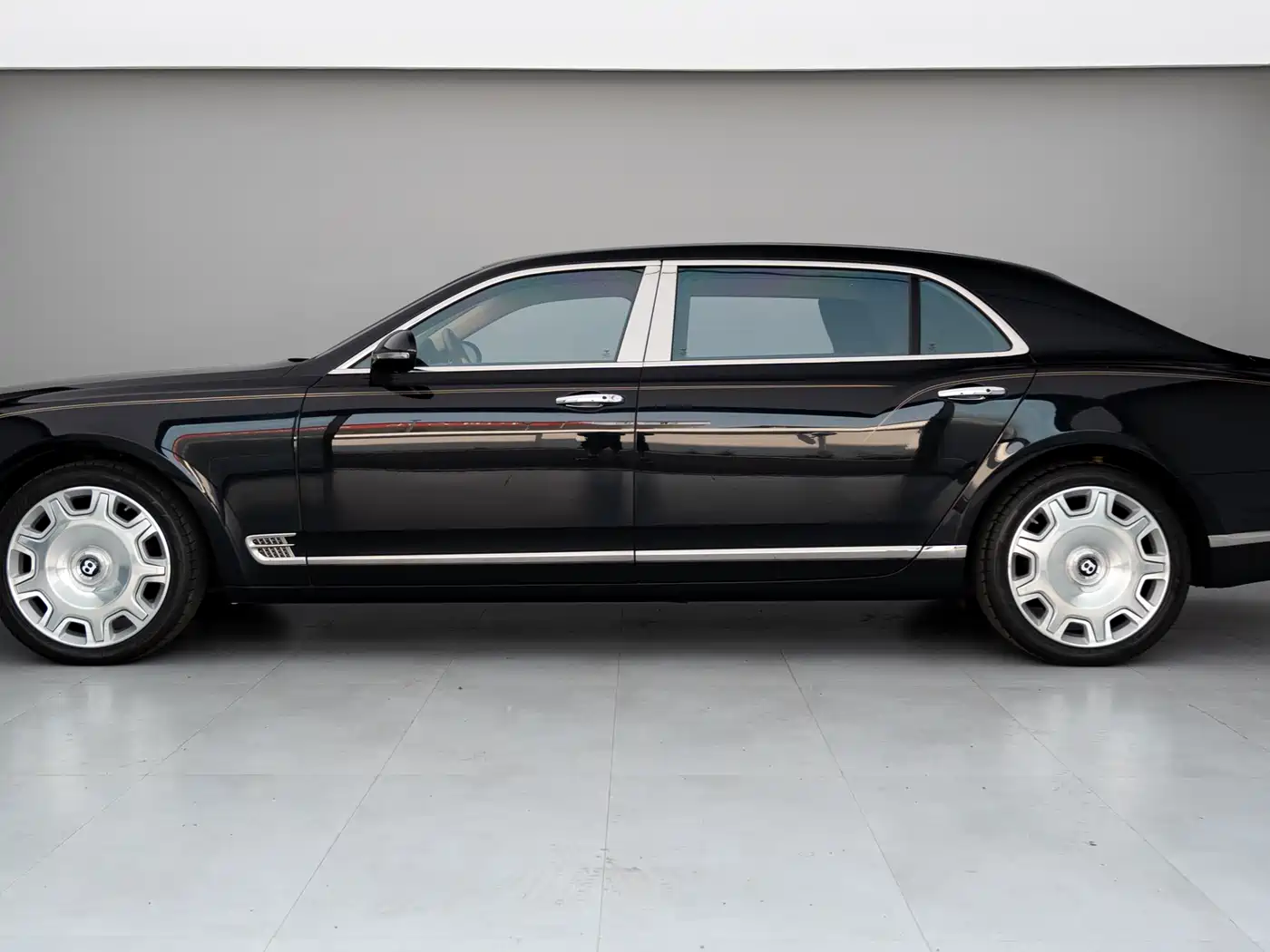 Bentley Mulsanne 2017 6.8T Long Wheelbase фото 4