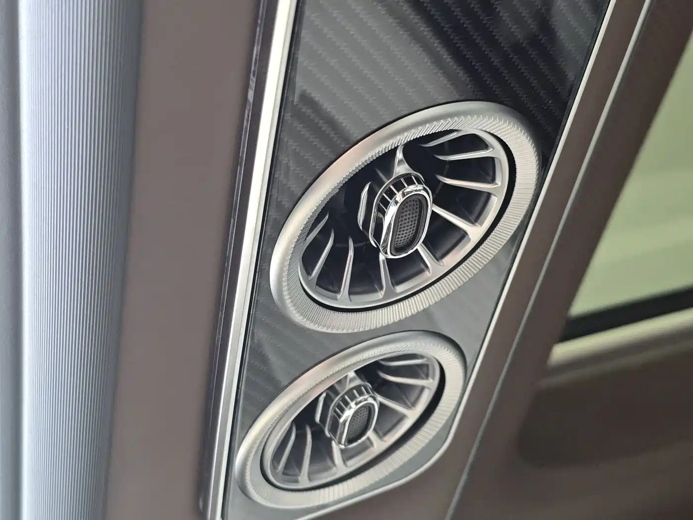 Mercedes-Benz V-Class 2024 V 300 L Long Wheelbase Luxury Edition фото 15