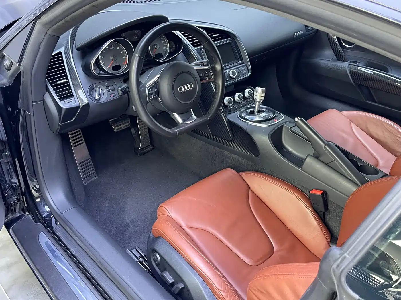 Audi R8 2007 4.2 FSI quattro фото 17