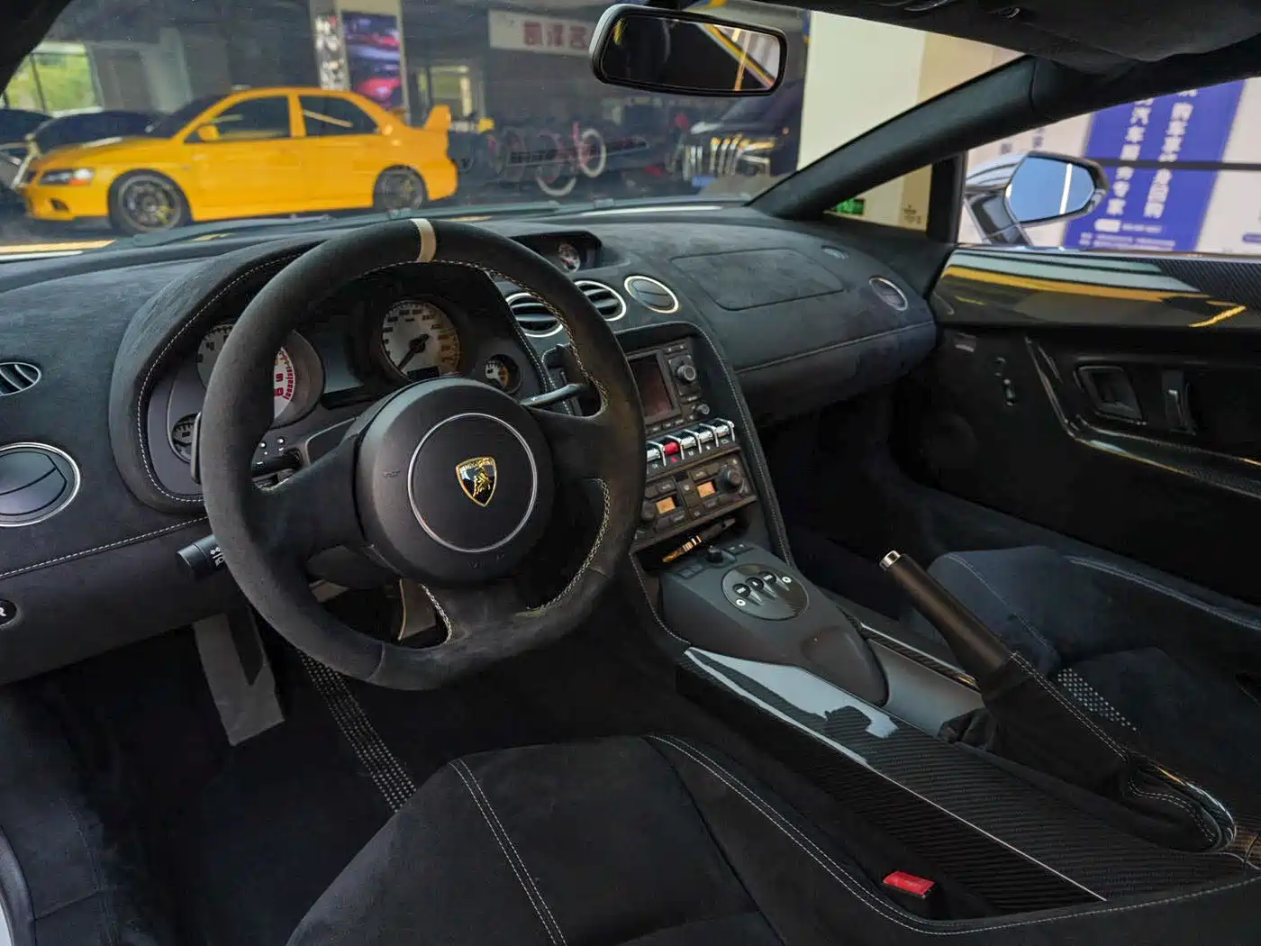 Lamborghini Gallardo 2011 LP 570-4 Superleggera фото 10