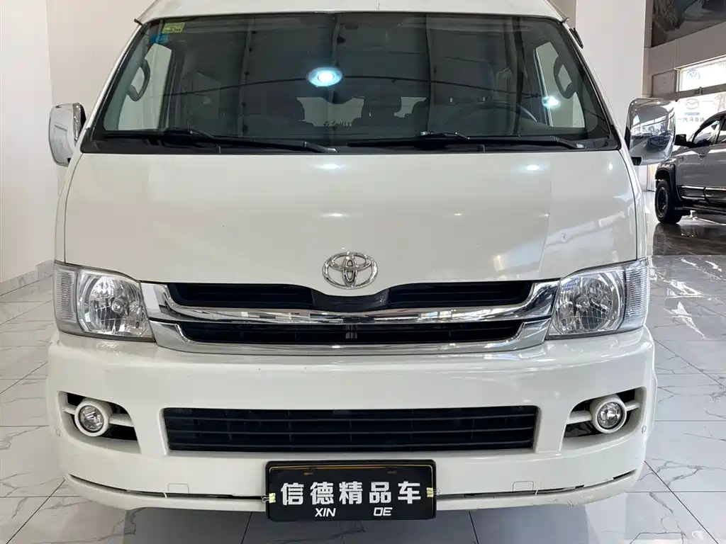 Toyota HIACE 2011 2.7L Automatic Standard 13-seater