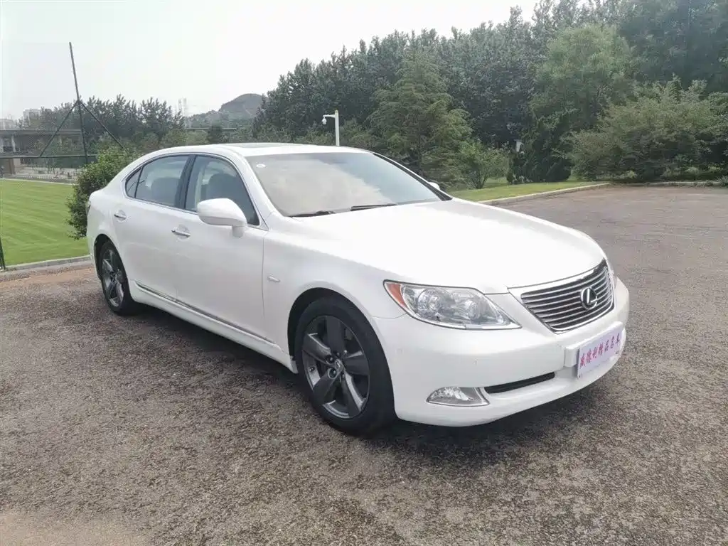 Lexus LS 2006 460L Premium Edition фото 2