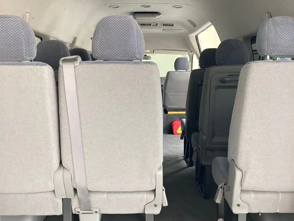 Toyota HIACE 2011 2.7L Automatic Standard 13-seater фото 13
