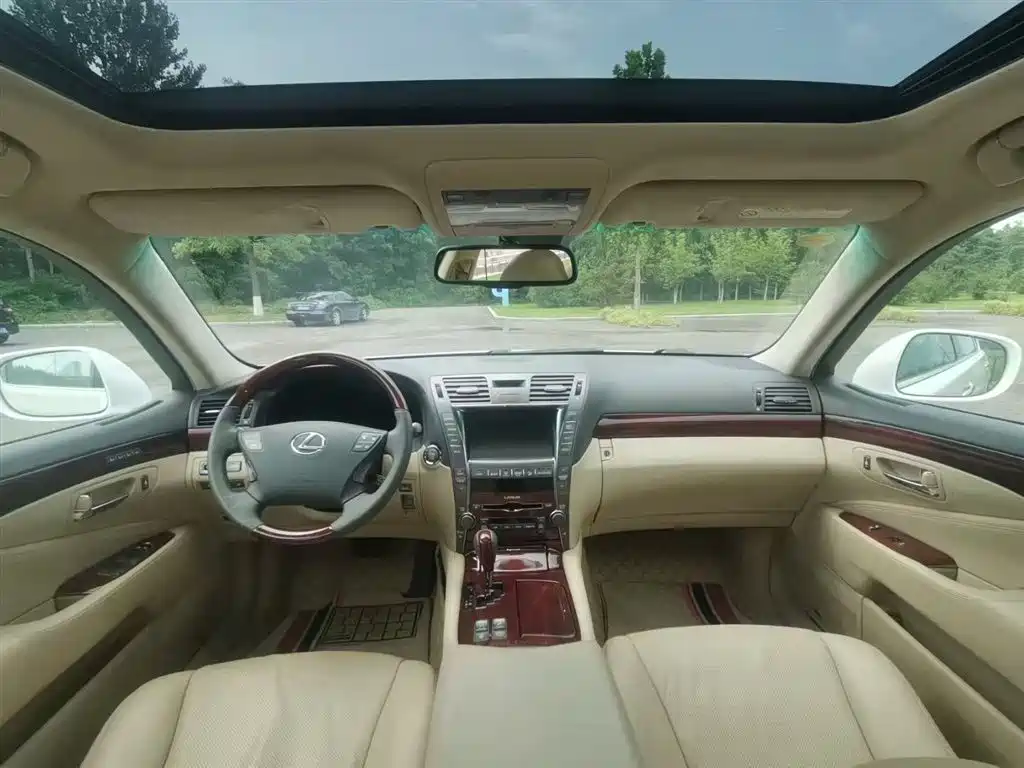 Lexus LS 2006 460L Premium Edition фото 5
