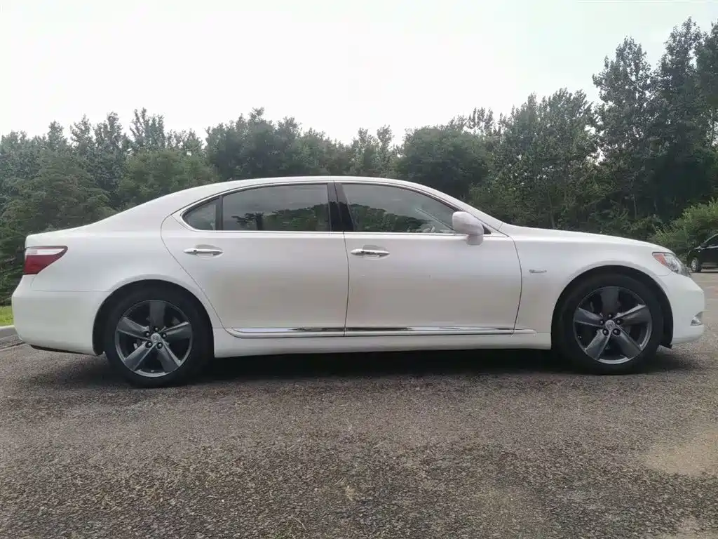 Lexus LS 2006 460L Premium Edition фото 3