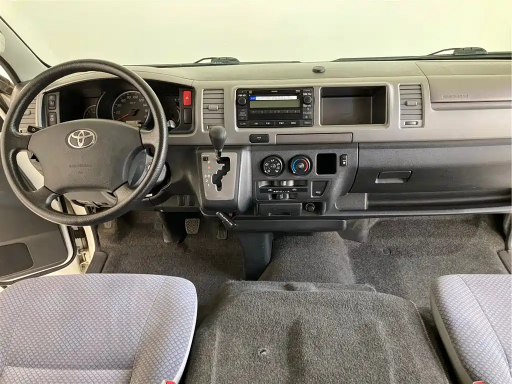 Toyota HIACE 2011 2.7L Automatic Standard 13-seater фото 9