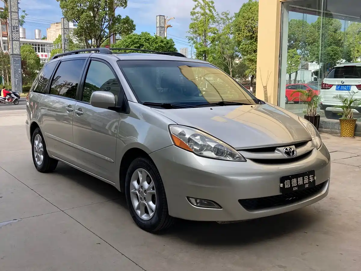 Toyota Sienna 2005 Model 3.3 XLE фото 2