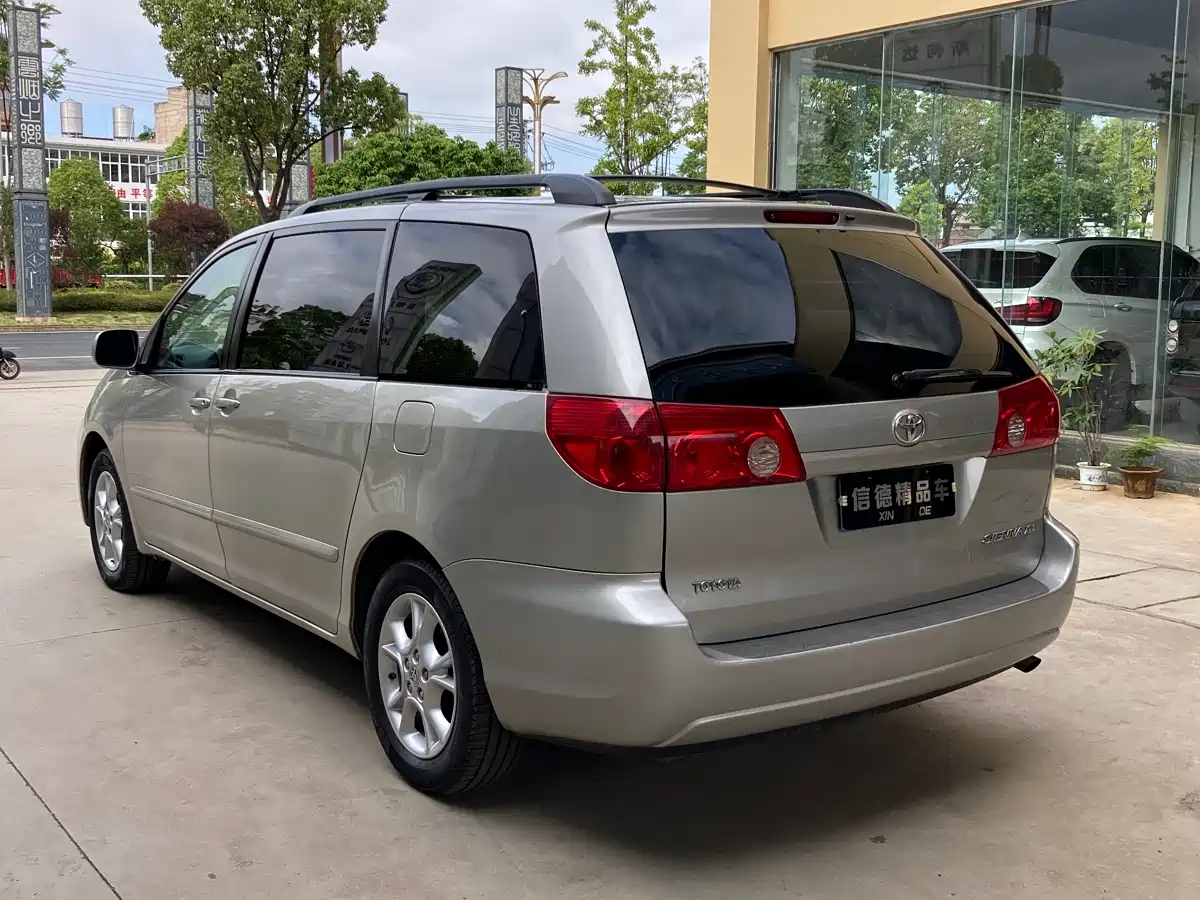 Toyota Sienna 2005 Model 3.3 XLE фото 7
