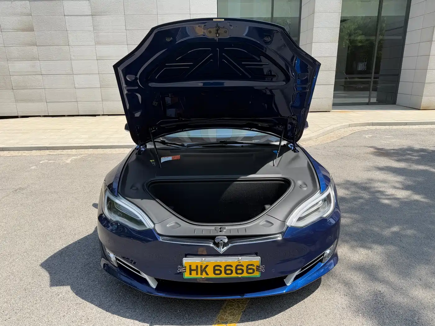 TESLA MODEL S