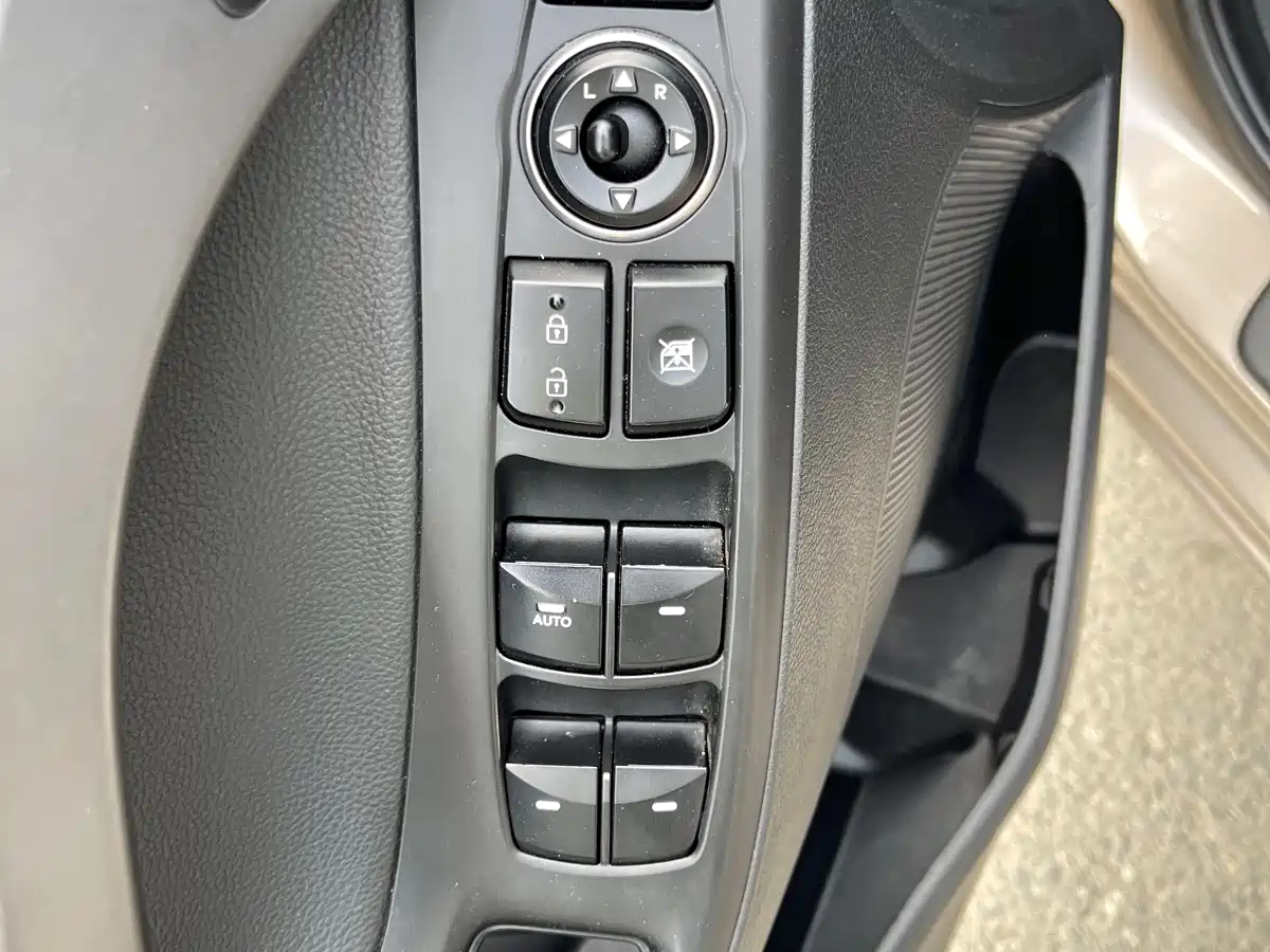 Hyundai Langdong 2015 1.6L Auto Exclusive фото 22