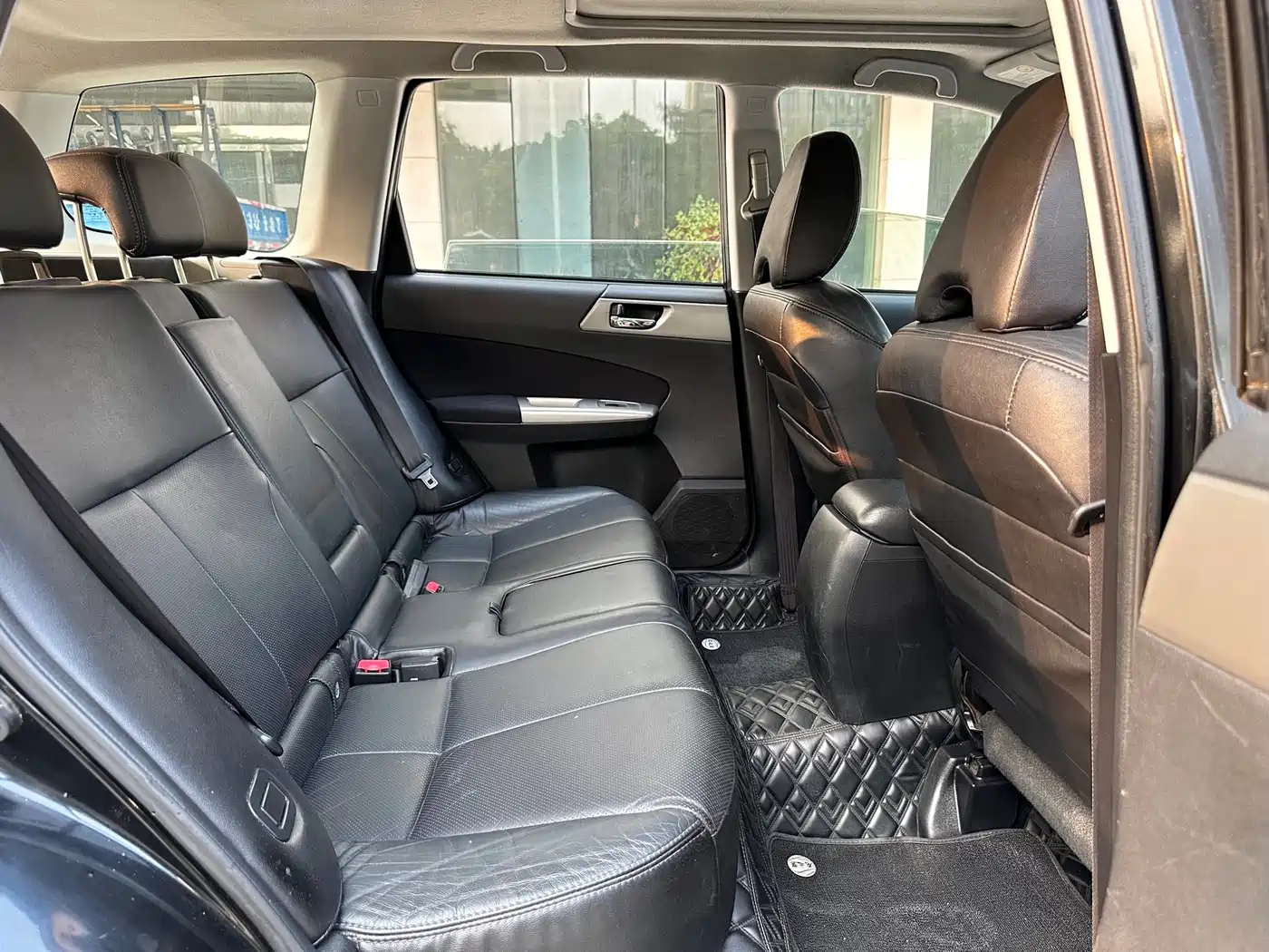 Subaru Forester 2010 2.5XT Automatic Luxury Edition фото 23